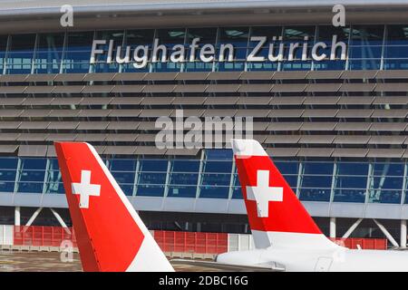 Zurigo, Svizzera – 10 febbraio 2020: Centro aereo dell'aeroporto di Zurigo (ZRH) in Svizzera. Foto Stock