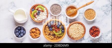Ingredienti salutari per la colazione, vista dall'alto, spazio per fotocopie. Foto Stock