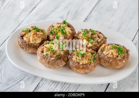 Cappellini farciti con formaggio spalmabile, pangrattato e parmigiano Foto Stock