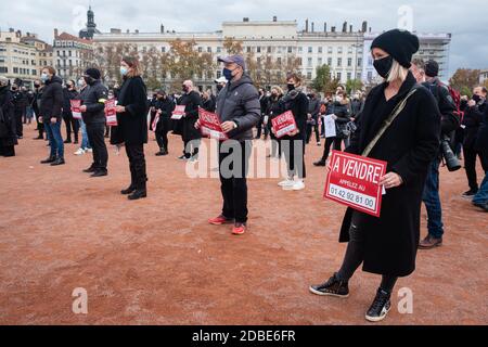 Lione, (Francia), 16 novembre 2020. Nuovo evento per negozianti, ristoratori, albergatori e gestori di nightclub. Diverse migliaia di indipendenti si riuniscono Foto Stock