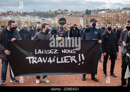 Lione, (Francia), 16 novembre 2020. Nuovo evento per negozianti, ristoratori, albergatori e gestori di nightclub. Diverse migliaia di indipendenti si riuniscono Foto Stock