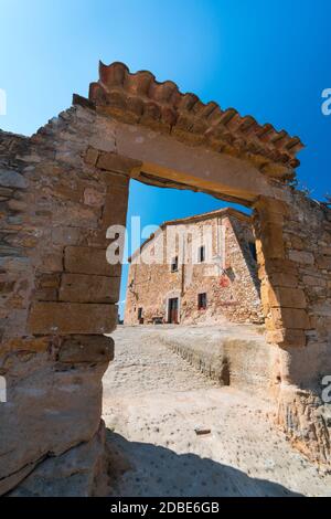 Peratallada borgo medievale, sito di interesse storico-artistico, comune di Forallac, Baix Emporda, la Costa Brava, regione Emporda, Girona Provisional Foto Stock