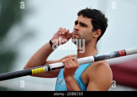 Praga, Repubblica Ceca. 10 Giugno 2013. Odlozil Memorial International Athletic a Praga, Repubblica Ceca, 10 giugno 2013. Jan Kudlicka, della Repubblica Ceca, compete nella volta del Polo al Memoriale di Odlozil. *** Local Caption Credit: Slavek Ruta/ZUMA Wire/Alamy Live News Foto Stock