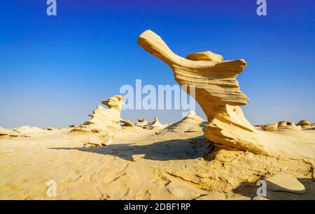 Formazioni di arenaria in Abu Dhabi desert negli Emirati Arabi Uniti Foto Stock