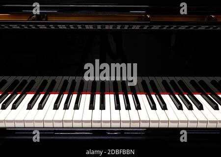 Grand piano nero per musica classica, dettaglio Foto Stock