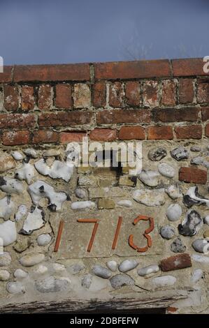 pulisce vicino al mulino a vento del mare, norfolk del nord, inghilterra Foto Stock