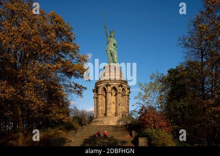 1838, Hermannsdenkmal, 1875 - Entwürfen nach von Ernst von Bandel erbaut und am 16. Agosto 1875 eingeweiht, Blick von Westen Foto Stock