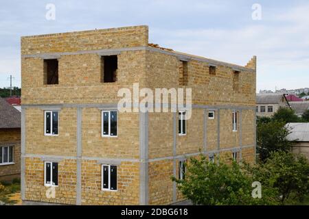 Case calcaree. Il materiale da costruzione è calcare. Foto Stock