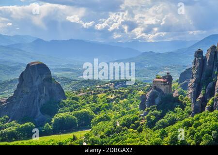 Monastero di San Nicola Anapavsa Anapausas nella famosa destinazione turistica greca Meteora in Grecia al mattino Foto Stock