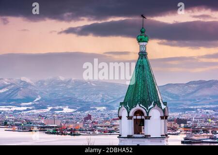 Hakodate, Giappone chiesa ortodossa e il paesaggio urbano. Foto Stock