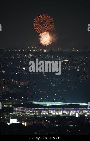 Spettacolo di fuochi d'artificio Chofu visibile dalla Torre dei luoghi di interesse di Yokohama. Luogo di ripresa: Yokohama-città prefettura di kanagawa Foto Stock