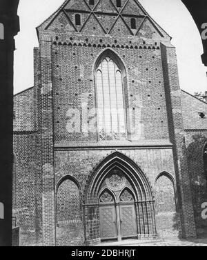 La fotografia mostra l'ingresso principale della chiesa del monastero francescano di Berlino-Mitte nel 1931. Foto Stock