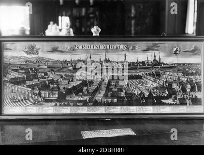 Questa incisione in rame di G. B. Probst dopo un disegno di F. I. Sauer mostra una vista della città di Berlino. L'incisione fu probabilmente realizzata nel XVIII secolo. Fotografato nel Museo Maerkisches nel 1937. Foto Stock