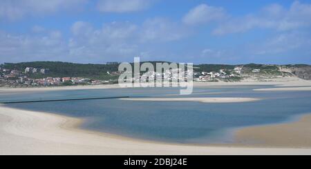 Obidos laguna e l'Oceano Atlantico, Foz de Arelho, distretto di Leiria, Portogallo, Europa Foto Stock