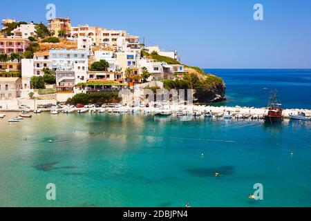 BALI, L'ISOLA CRETE, GRECIA - 5 GIUGNO 2019: La splendida vista sul mare del porto di Bali. Foto Stock