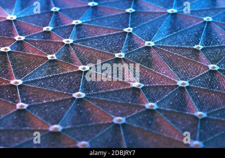 Intelligenza artificiale, connessioni e nucleo in concetto di neuroni interconnessi. Sfondo astratto con numeri binari, rete neurale e clo Foto Stock