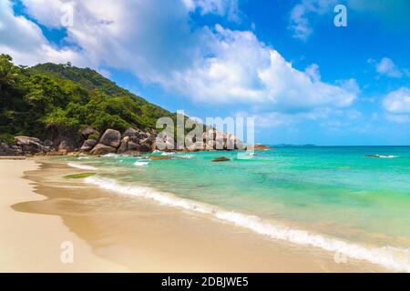 Silver Beach sull'isola di Koh Samui, Thailandia in una giornata estiva Foto Stock