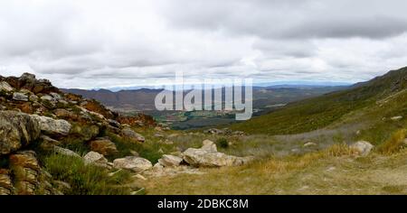 La vista dal Passo Swart sul paesaggio in La valle dei Monti Swart Foto Stock