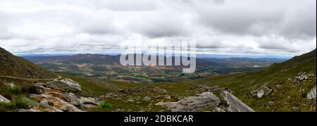 La vista dal Passo Swart sul paesaggio in La valle dei Monti Swart Foto Stock