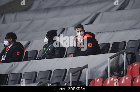 Braunschweig, Germania. 17 Nov 2020. Negli stand: Dominik Kother (KSC). GES/Football/Campionato europeo qualificazione: Germania U21 - Galles U21, 11/17/2020 Calcio: Euro Qualifier Under 21: Germania vs Galles, Braunschweig, 17 novembre 2020 | Usage worldwide Credit: dpa/Alamy Live News Foto Stock