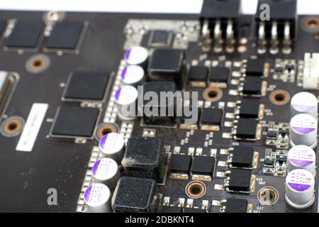 Scheda video smontata isolata su sfondo bianco Foto Stock