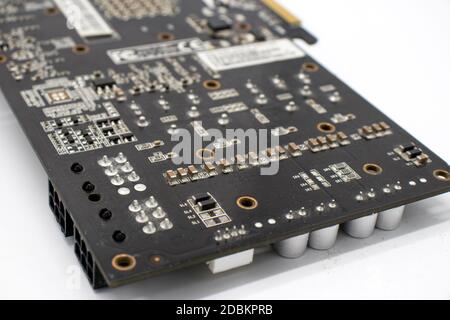 Scheda video smontata isolata su sfondo bianco Foto Stock