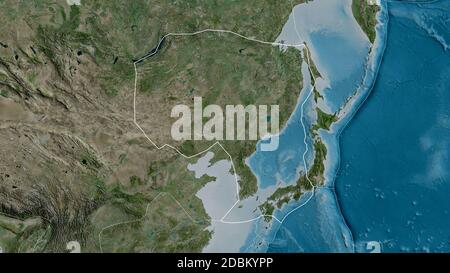 Contorno della piastra tettonica Amur con i bordi delle piastre circostanti sullo sfondo di una mappa satellitare. Rendering 3D Foto Stock