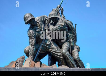 Dettaglio della grande scultura in bronzo di Iwo Jima presso il sito US Marine Corps War Memorial a Rosslyn, Arlington, Virginia. Foto Stock