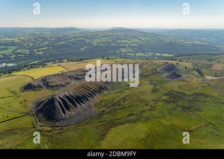 Piramidi di Llanbradach vicino a Caerphilly nelle valli del Galles del Sud Foto Stock