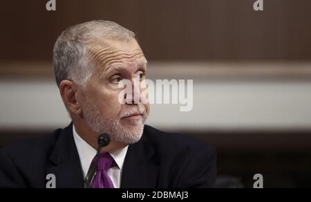 Washington, Stati Uniti. 17 Nov 2020. Il senatore statunitense Thom Tillis (R-NC) partecipa a un'audizione del Comitato giudiziario del Senato intitolata, 'Breaking the News: Censura, soppressione, e le elezioni del 2020', sulle pratiche di moderazione dei contenuti di Facebook e Twitter, su Capitol Hill a Washington, DC martedì 17 novembre 2020. Foto in piscina di Hannah McKay/UPI Credit: UPI/Alamy Live News Foto Stock