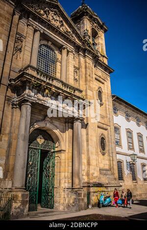 La chiesa di Pópulo (Igreja do Pópulo) è una chiesa neoclassica situata a Braga, in Portogallo Foto Stock