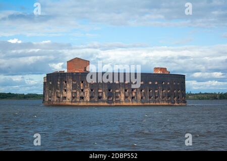 Marine fort alexander 1 sull'isola a kronstadt San Pietroburgo al giorno d'estate. Attrazione turistica di San Pietroburgo, Russia Foto Stock
