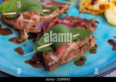 saltimbocca alla romana carne di vitello Foto Stock