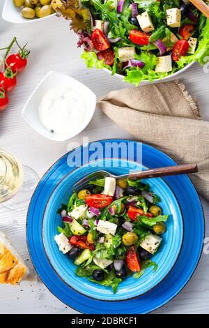 Insalata greca rustica con formaggio di pecora Foto Stock