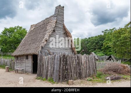 Plimoth Plantation a Plymouth, Massachusetts. Questo museo all'aperto riproduce l'insediamento originale dove il primo ringraziamento potrebbe essere stato tenuto nel 1621. Foto Stock