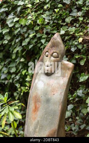 Arte africana contemporanea nel Monte Palace Tropico Garden a Funchal, isola di Madeira, Portogallo Foto Stock