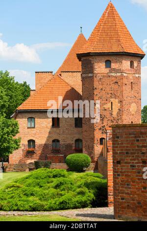 Malbork, Polonia - 25 giugno 2020: 13 ° secolo Malbork Castello, medievale fortezza teutonica sul fiume Nogat. È il più grande castello del mondo, U Foto Stock