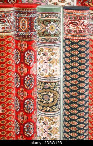 Tradizionali tappeti persiani realizzato dalla lana naturale Foto Stock