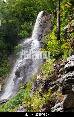 Visita alla cascata Trusetal in estate Foto Stock