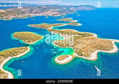 Pakleni otoci destinazione nautica arcipelago vista aerea, isola di Hvar, Dalmazia regione della Croazia Foto Stock