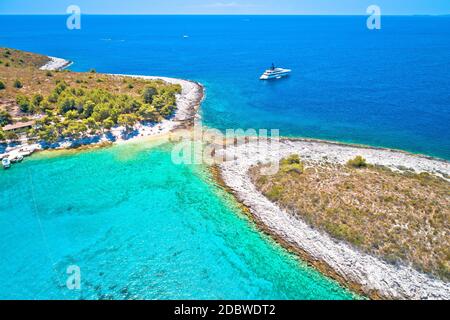 Pakleni Otoci isole destinazione nautica arcipelago vista aerea, isola di Hvar, Dalmazia regione della Croazia Foto Stock