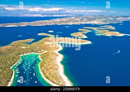 Pakleni otoci destinazione nautica arcipelago veduta aerea di Palmizana, isola di Hvar, Dalmazia regione della Croazia Foto Stock