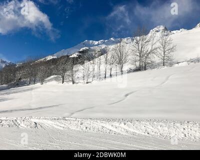 L Alpe d Huez dominio di sci nelle Alpi francesi Foto Stock