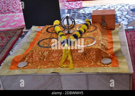 Sri Guru Granth Sahib a Takhat Sachkhand Shri Hazur Abchalnagar Sahib, Gurudwara di Nandered, Maharashtra, India Foto Stock