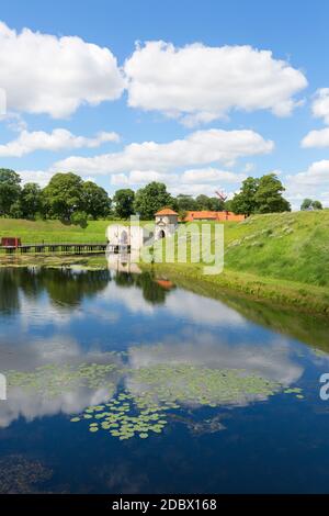 Copenhagen, Danimarca - 22 Giugno 2019 : Vecchia Cittadella, Kastellet, vista sul ponte e la porta del Re in giornata di sole Foto Stock