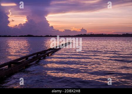 Atlantic tramonto al mare in Bocas del Toro. Panama. Foto Stock