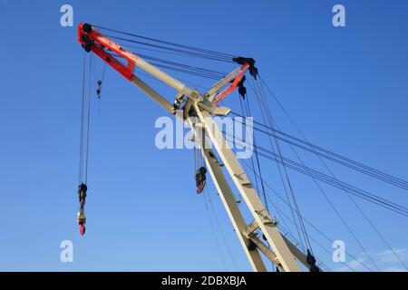 Gru a bordo del Cap San Diego ad Amburgo Foto Stock