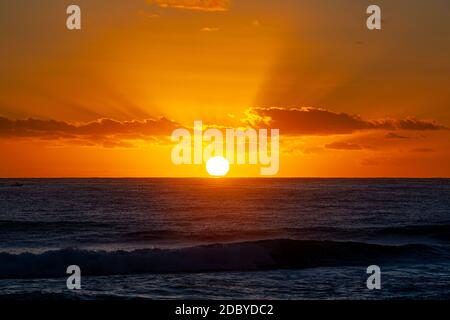 Splendido tramonto sull'oceano, Foto Stock