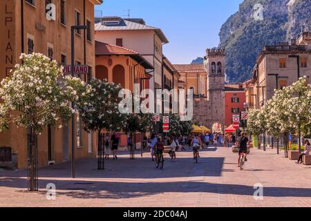 Veduta di porta di San Michele, Riva del Garda, Lago di Garda, Trentino, Italia, Europa Foto Stock