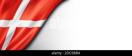 Bandiera della Danimarca isolata in bianco. Banner panoramico orizzontale. Foto Stock